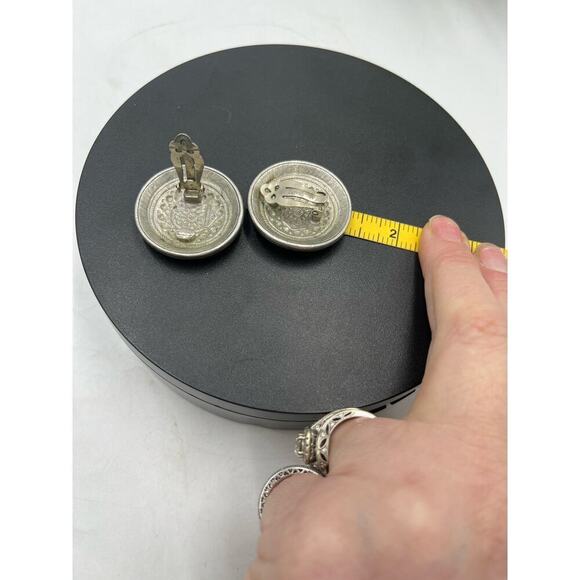 Ben Amun Vintage Silver Tone Textured Dome Round Clip On Earrings - Picture 11 of 11